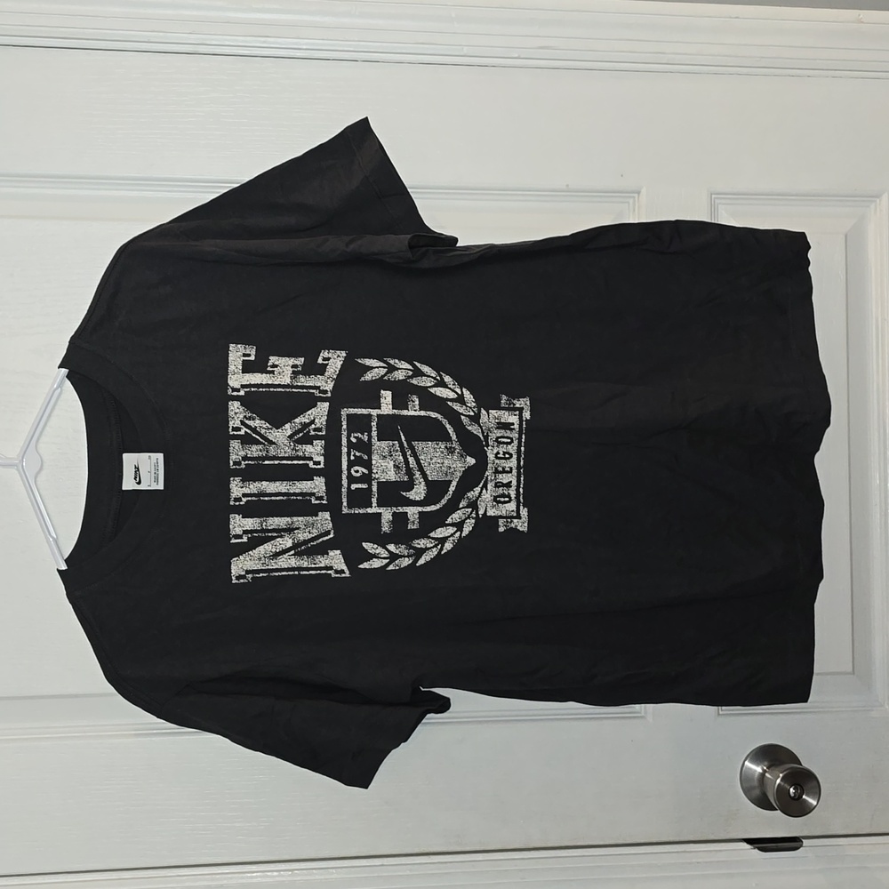 Nike Women's Small Short Sleeve Shirt New w/out Tags!